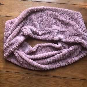 Pretty infinity scarf